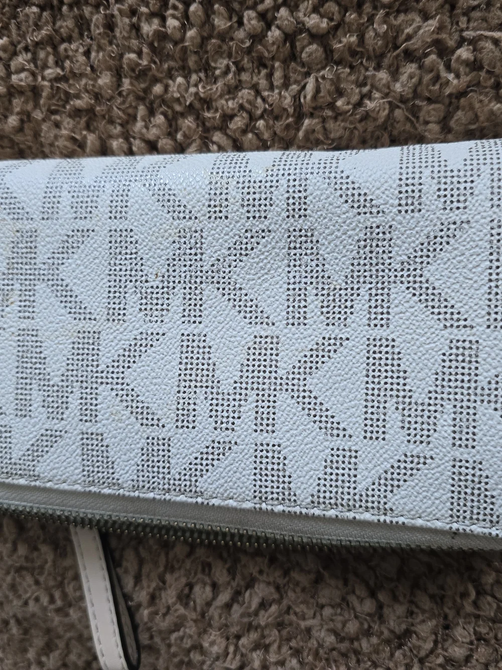 Michael Kors White Signature Wristlet Wallet